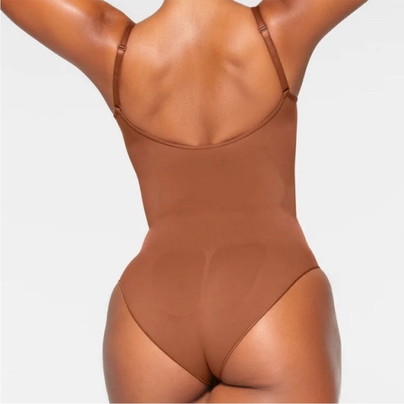Skims Seamless Sculpt Brief Bodysuit - Picture 2 of 3